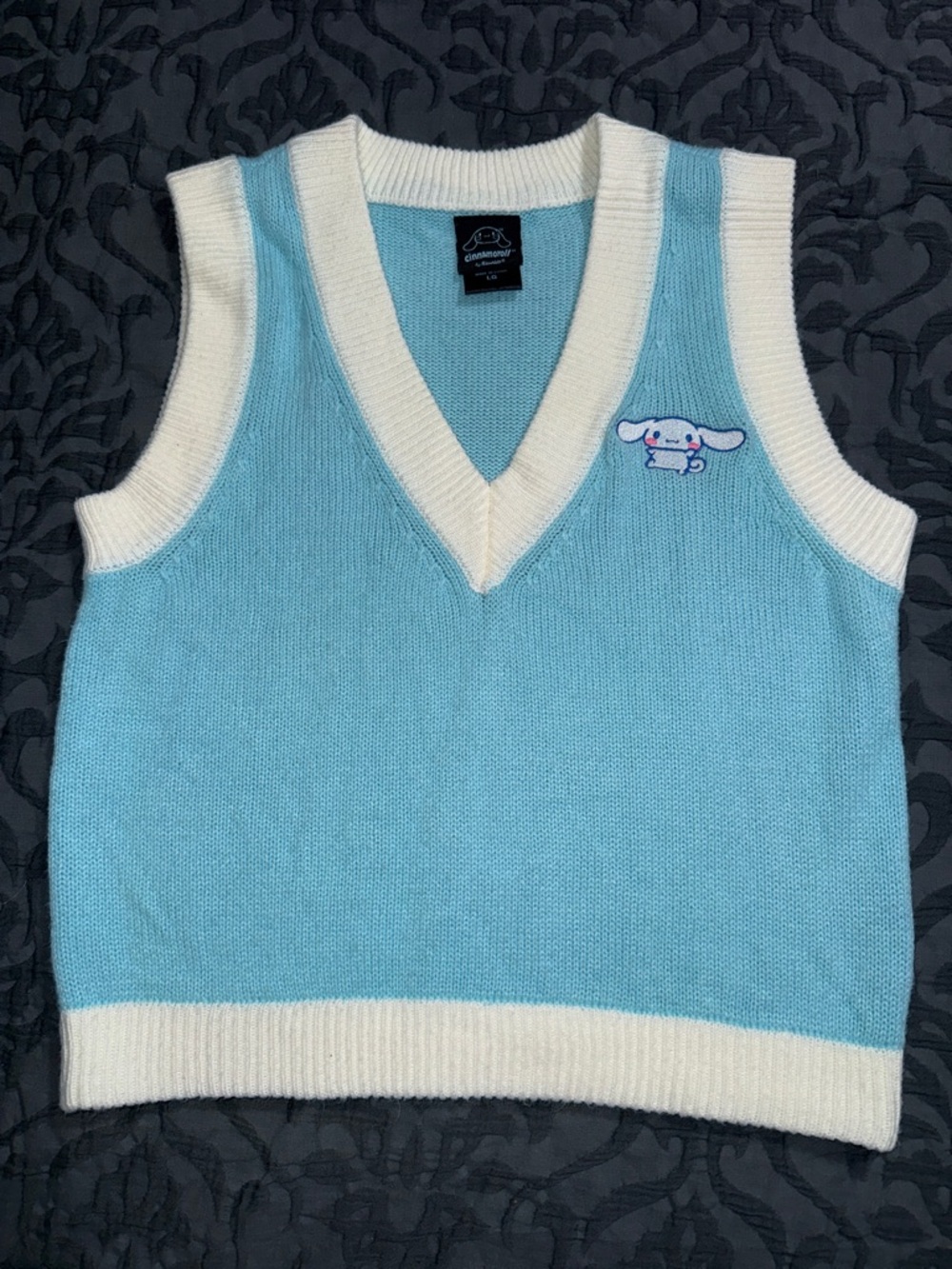 Cinnamoroll by Sanrio Knit Vest Top Sweater junior large Blue Embroidered